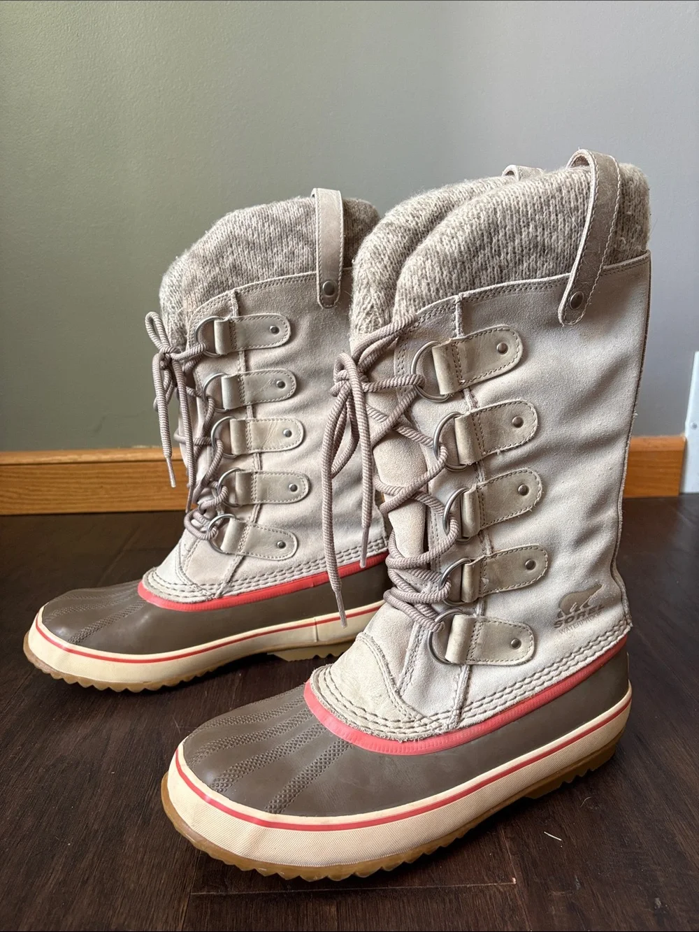 Sorel lace up
